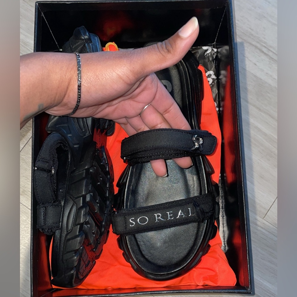 Gsuwoo So Real Sandals US Size 8, Black